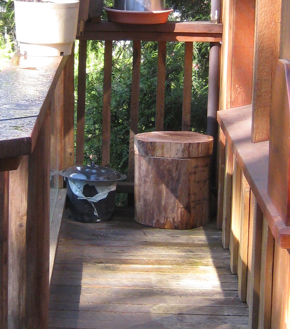 compost bucket toilet