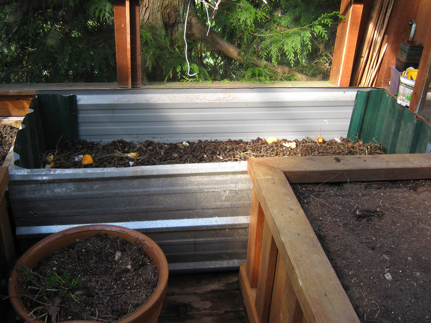 metal roofing planter